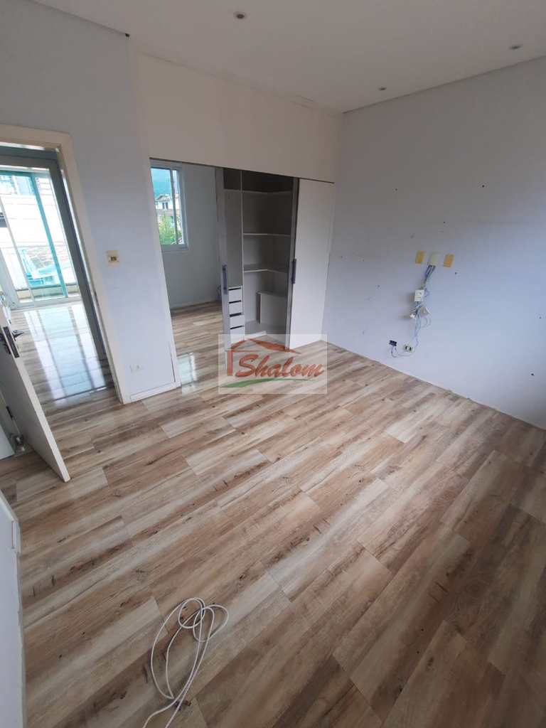 Casa em Caraguatatuba, no bairro Indaiá