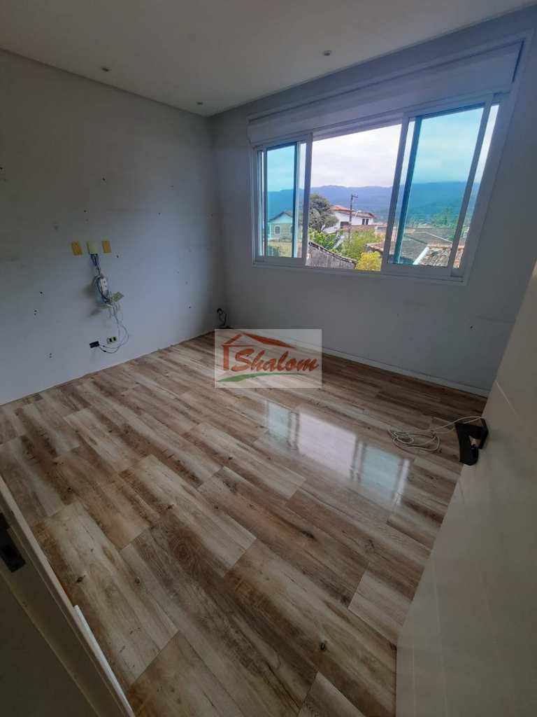 Casa em Caraguatatuba, no bairro Indaiá