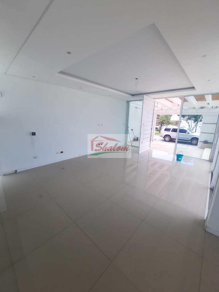 Casa em Caraguatatuba, no bairro Indaiá