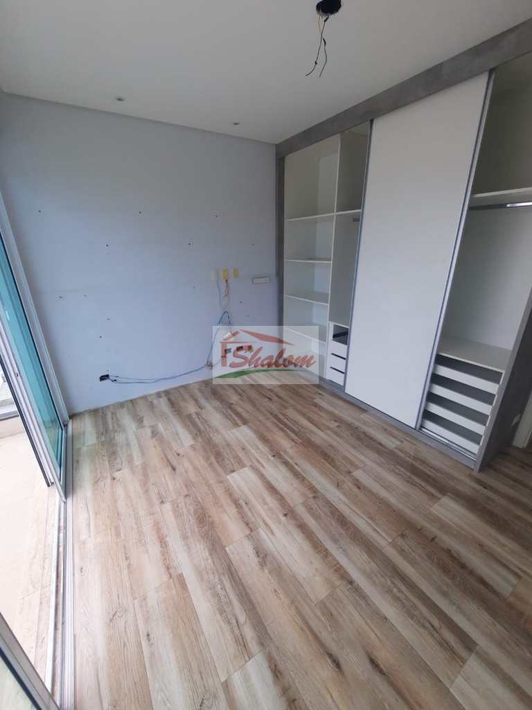 Casa em Caraguatatuba, no bairro Indaiá