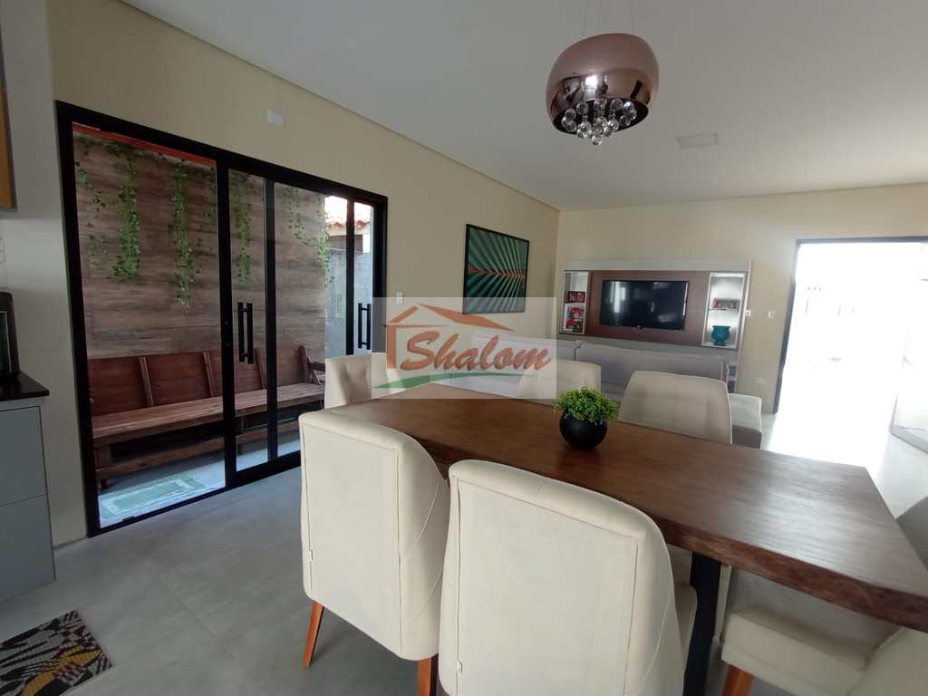 Casa em Caraguatatuba, no bairro Pontal de Santa Marina