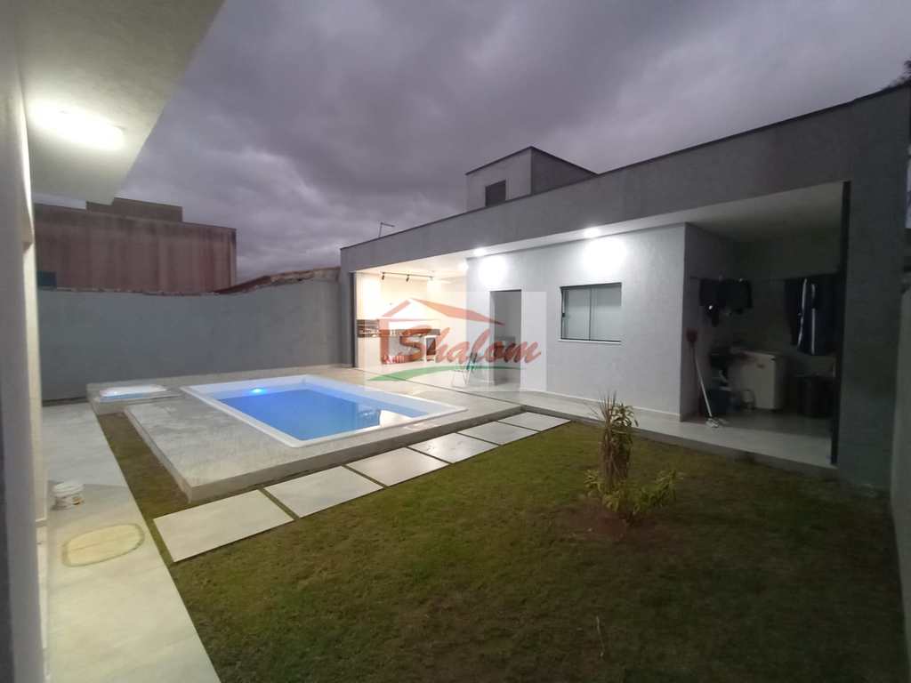 Casa em Caraguatatuba, no bairro Pontal de Santa Marina