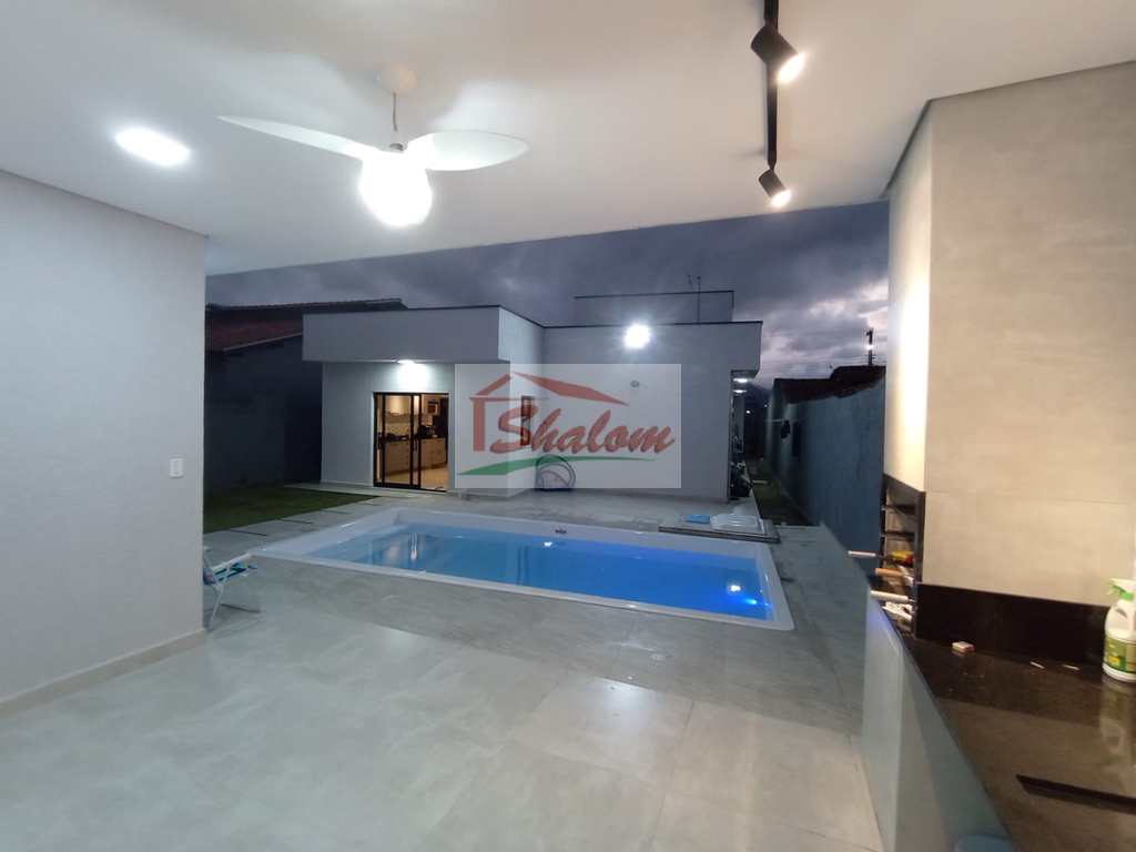 Casa em Caraguatatuba, no bairro Pontal de Santa Marina