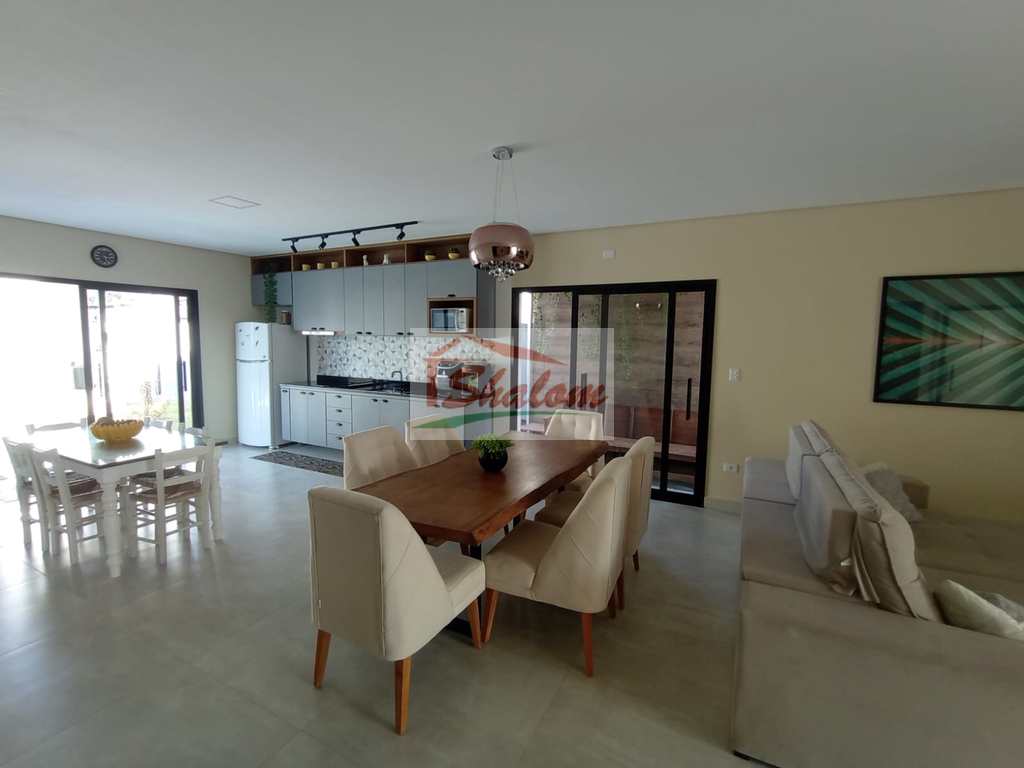 Casa em Caraguatatuba, no bairro Pontal de Santa Marina