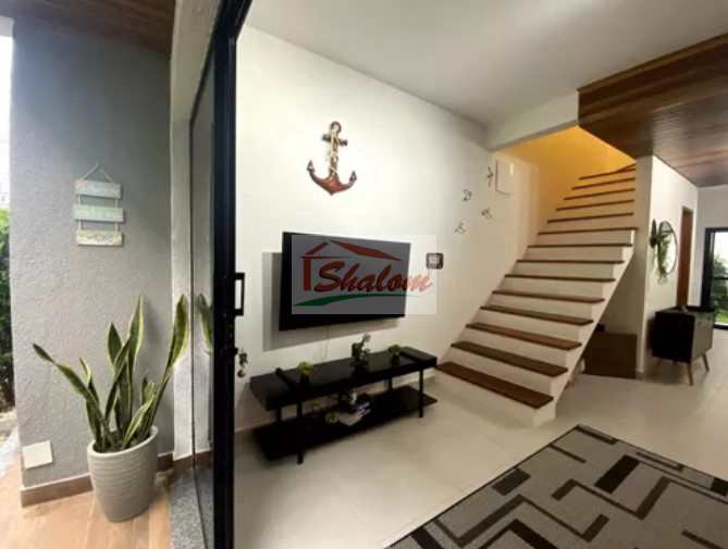 Casa em Caraguatatuba, no bairro Pontal de Santa Marina