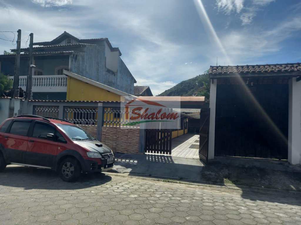 Casa em Caraguatatuba, no bairro Sumaré