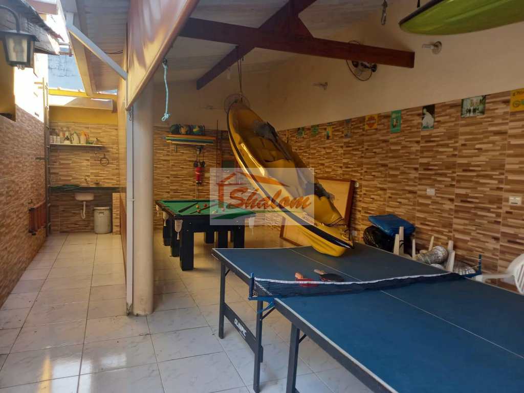 Casa em Caraguatatuba, no bairro Sumaré