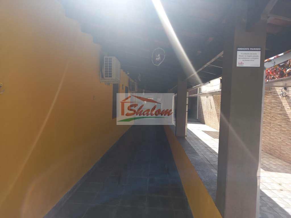 Casa em Caraguatatuba, no bairro Sumaré