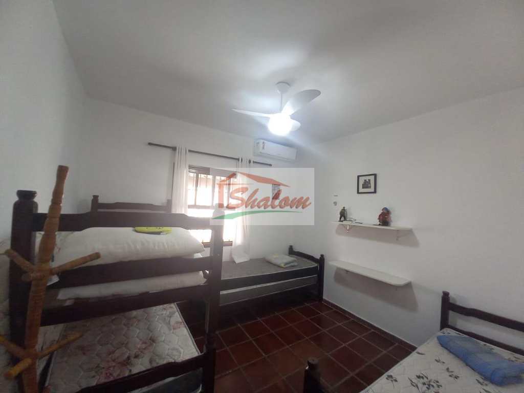 Casa em Caraguatatuba, no bairro Sumaré
