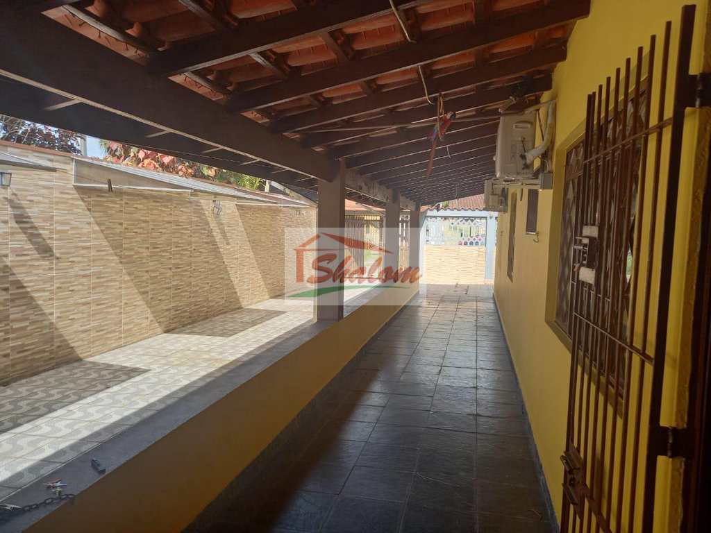 Casa em Caraguatatuba, no bairro Sumaré