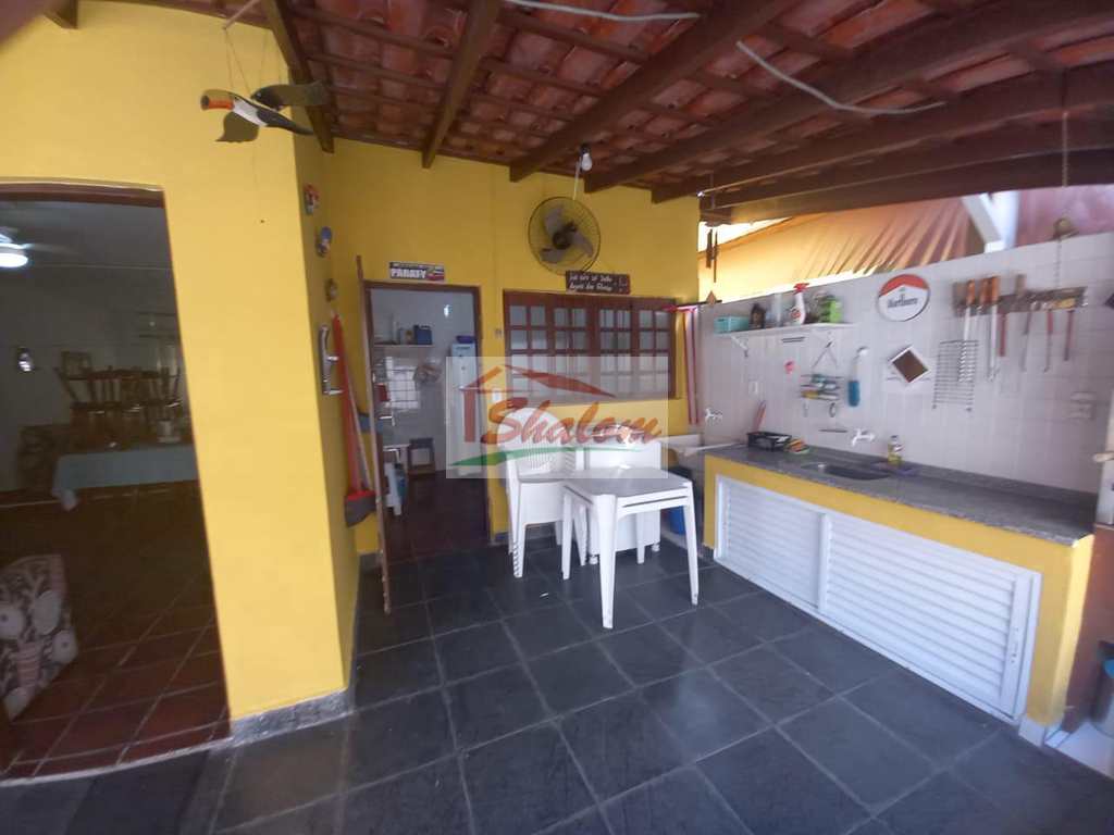 Casa em Caraguatatuba, no bairro Sumaré