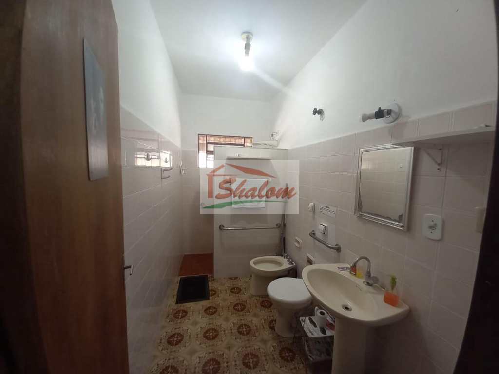 Casa em Caraguatatuba, no bairro Sumaré