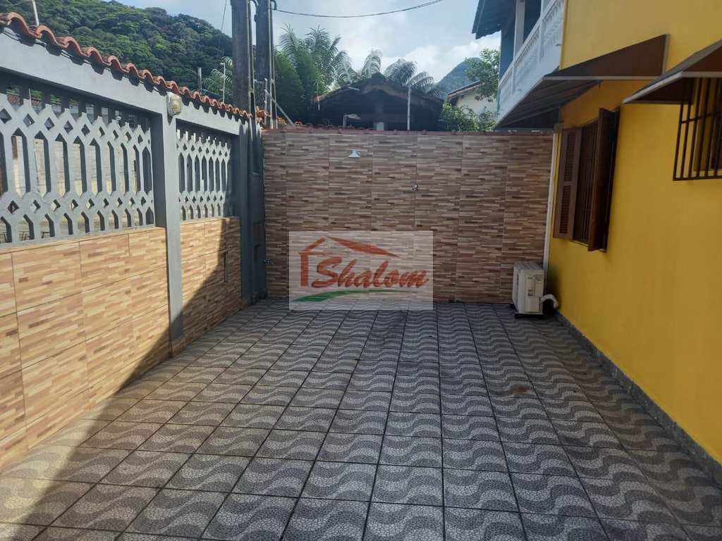 Casa em Caraguatatuba, no bairro Sumaré