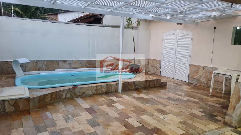 Casa em Caraguatatuba, no bairro Estrela D Alva