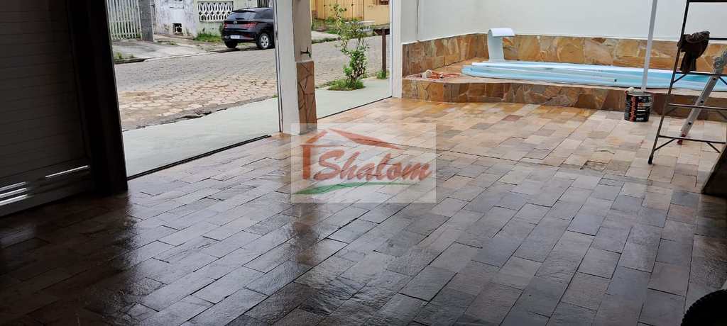 Casa em Caraguatatuba, no bairro Estrela D Alva