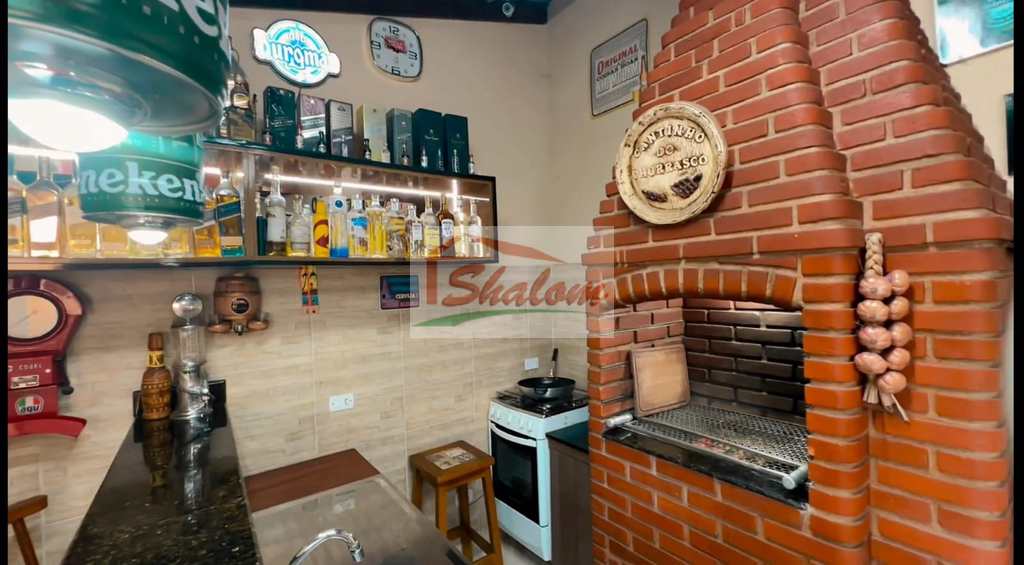 Casa em Caraguatatuba, no bairro Indaiá