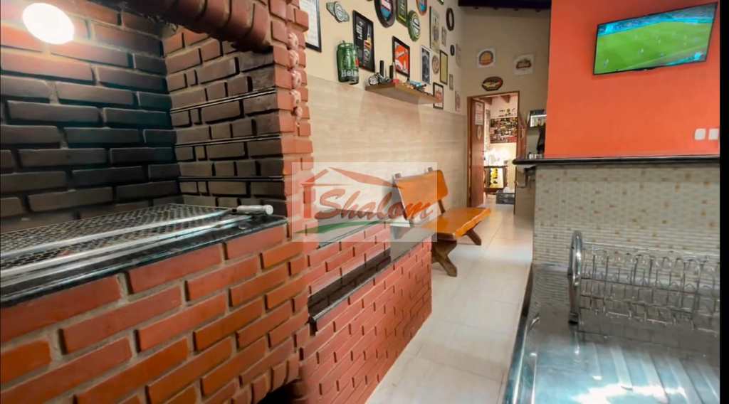 Casa em Caraguatatuba, no bairro Indaiá