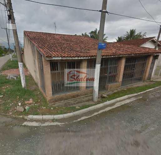 Casa em Caraguatatuba, no bairro Porto Novo