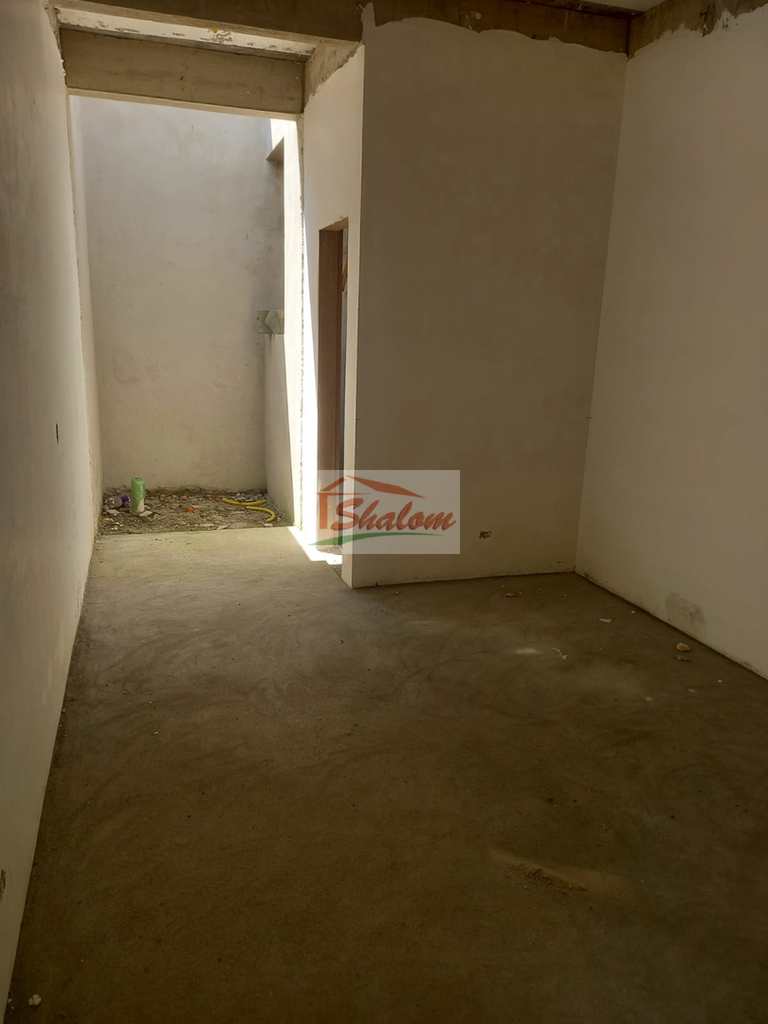 Casa em Caraguatatuba, no bairro Jardim Primavera