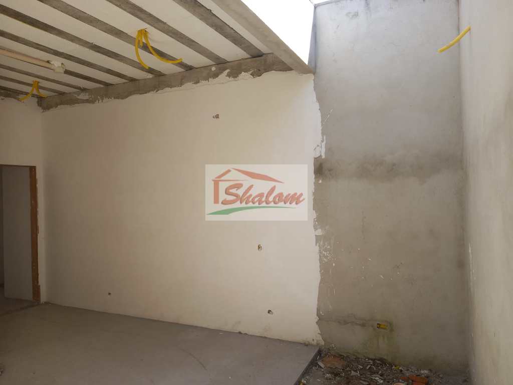 Casa em Caraguatatuba, no bairro Jardim Primavera
