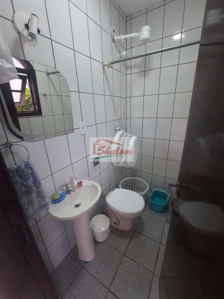 Casa em Caraguatatuba, no bairro Sumaré