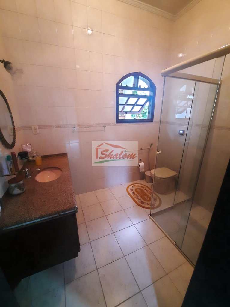 Casa em Caraguatatuba, no bairro Sumaré