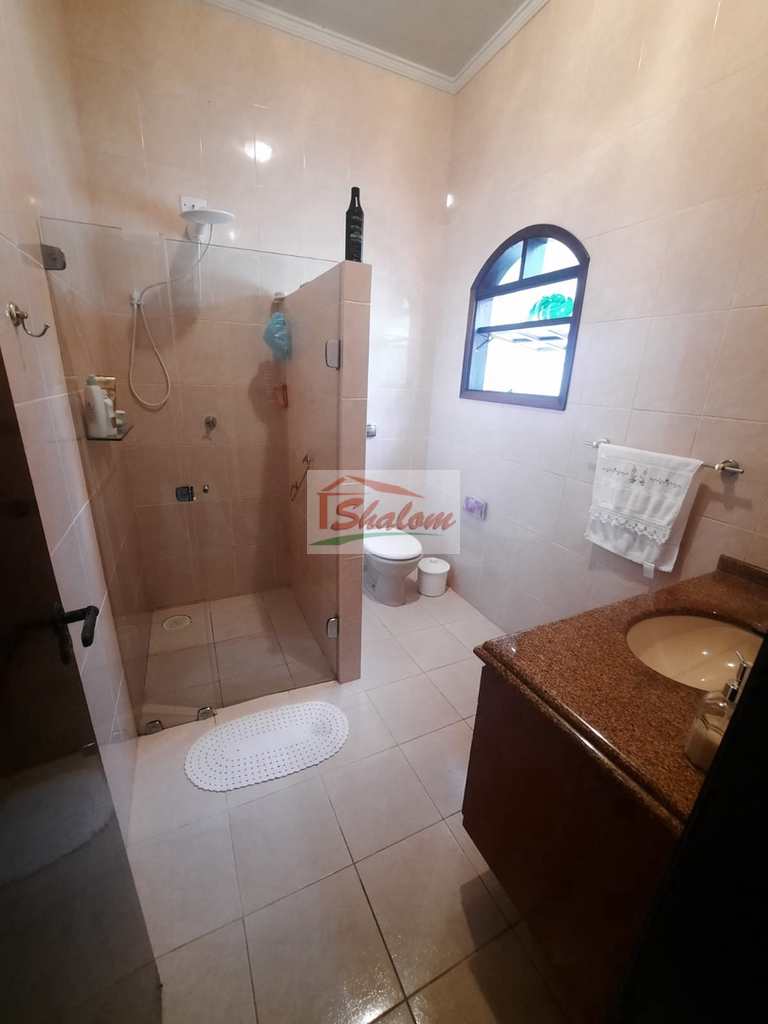 Casa em Caraguatatuba, no bairro Sumaré