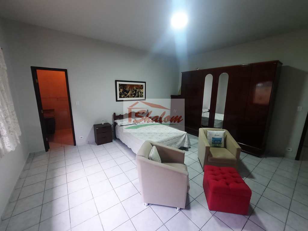 Casa em Caraguatatuba, no bairro Sumaré