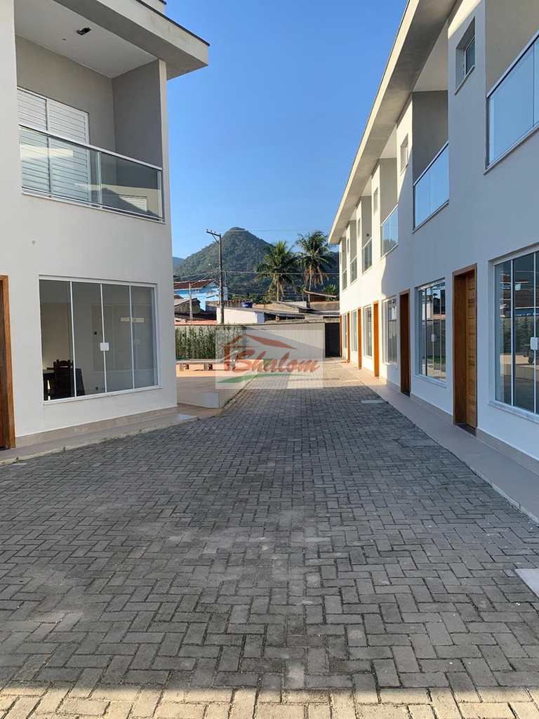 Casa de Condomínio em Caraguatatuba, no bairro Massaguaçu