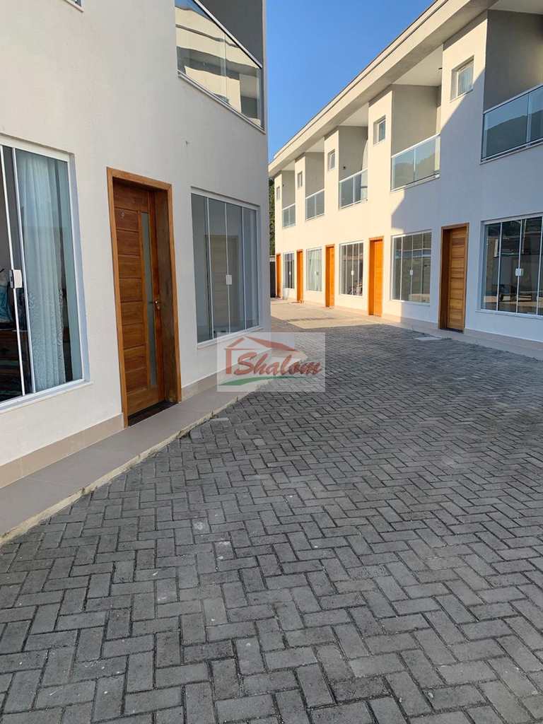 Casa de Condomínio em Caraguatatuba, no bairro Massaguaçu