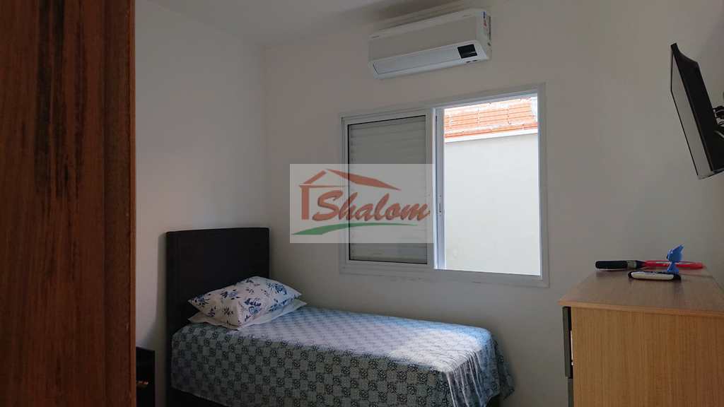 Casa em Caraguatatuba, no bairro Massaguaçu