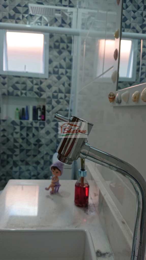 Casa em Caraguatatuba, no bairro Massaguaçu