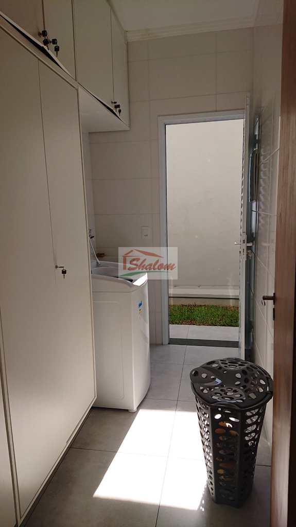 Casa em Caraguatatuba, no bairro Massaguaçu