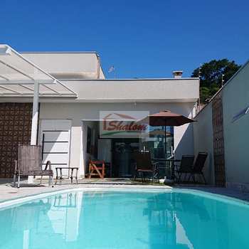 Casa em Caraguatatuba, bairro Massaguaçu