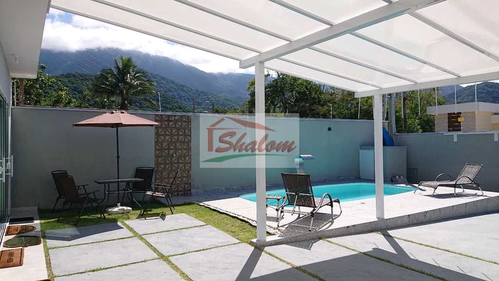Casa em Caraguatatuba, no bairro Massaguaçu