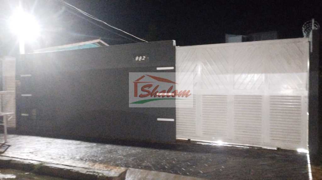 Casa em Caraguatatuba, no bairro Balneário dos Golfinhos