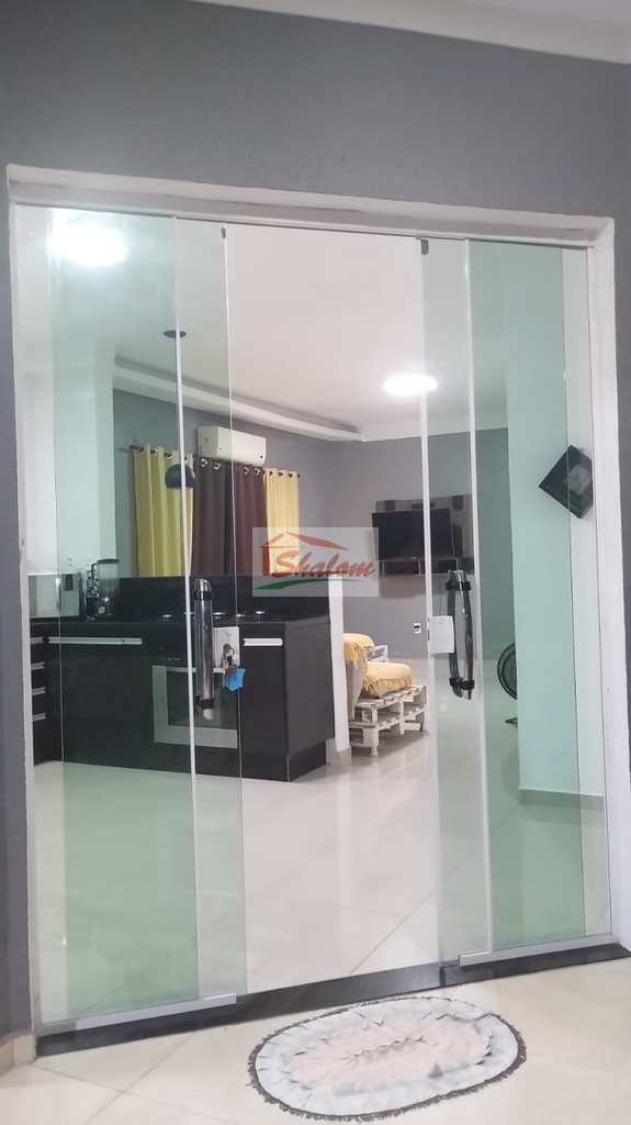 Casa em Caraguatatuba, no bairro Balneário dos Golfinhos