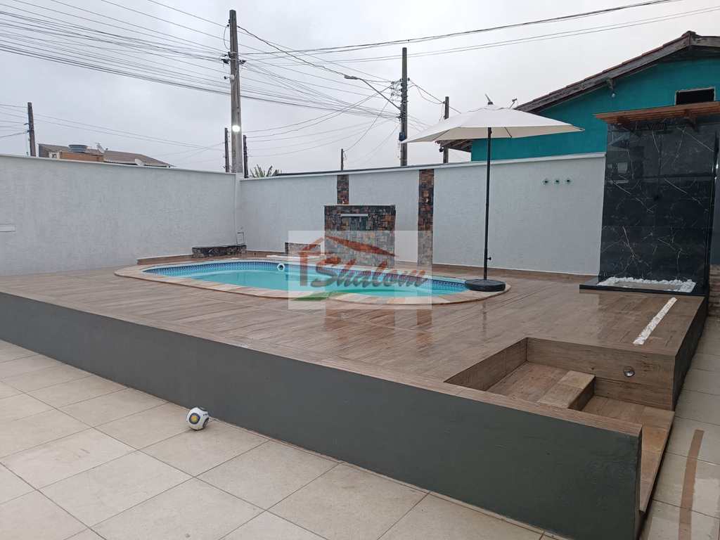 Casa em Caraguatatuba, no bairro Balneário dos Golfinhos