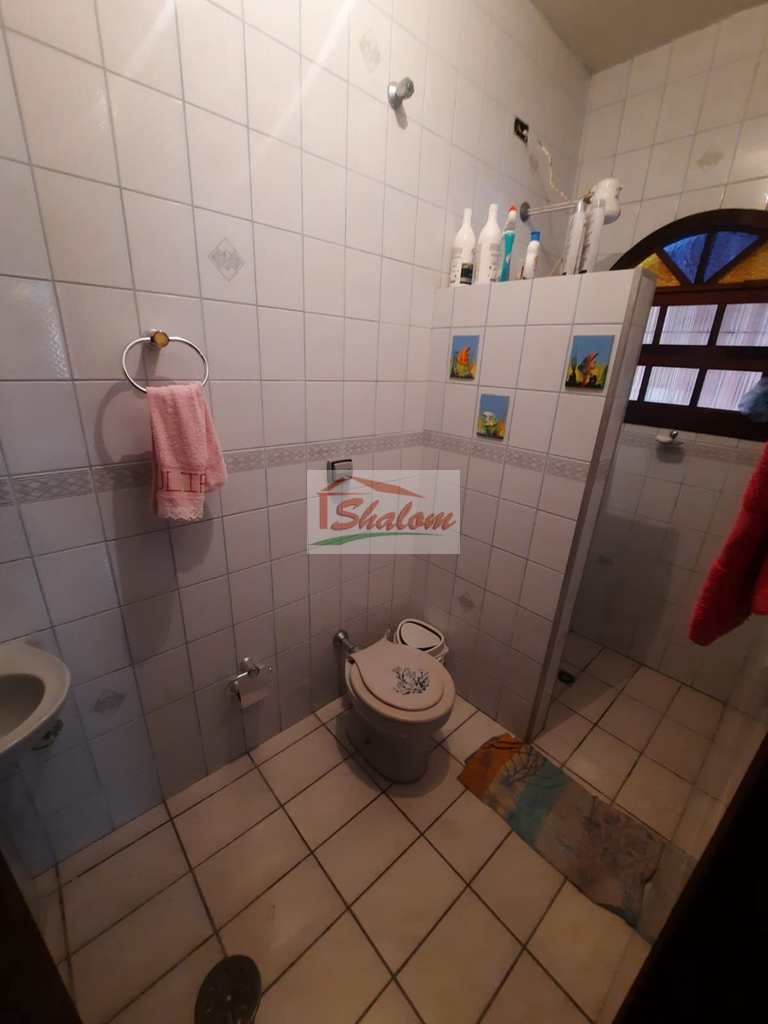Casa em Caraguatatuba, no bairro Porto Novo
