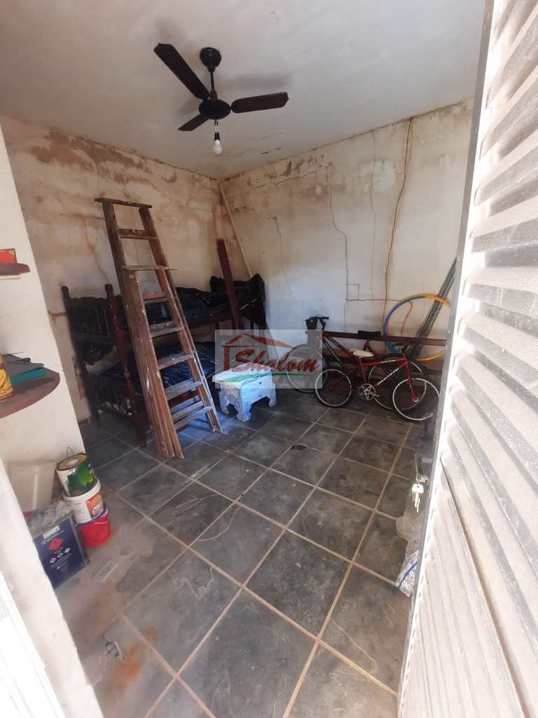 Casa em Caraguatatuba, no bairro Porto Novo