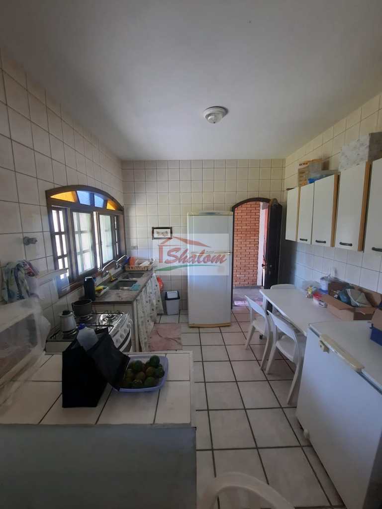 Casa em Caraguatatuba, no bairro Porto Novo