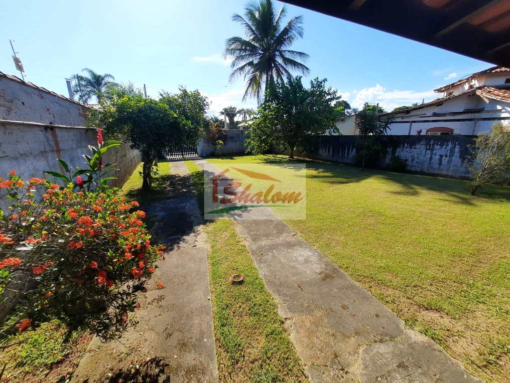 Casa em Caraguatatuba, no bairro Porto Novo