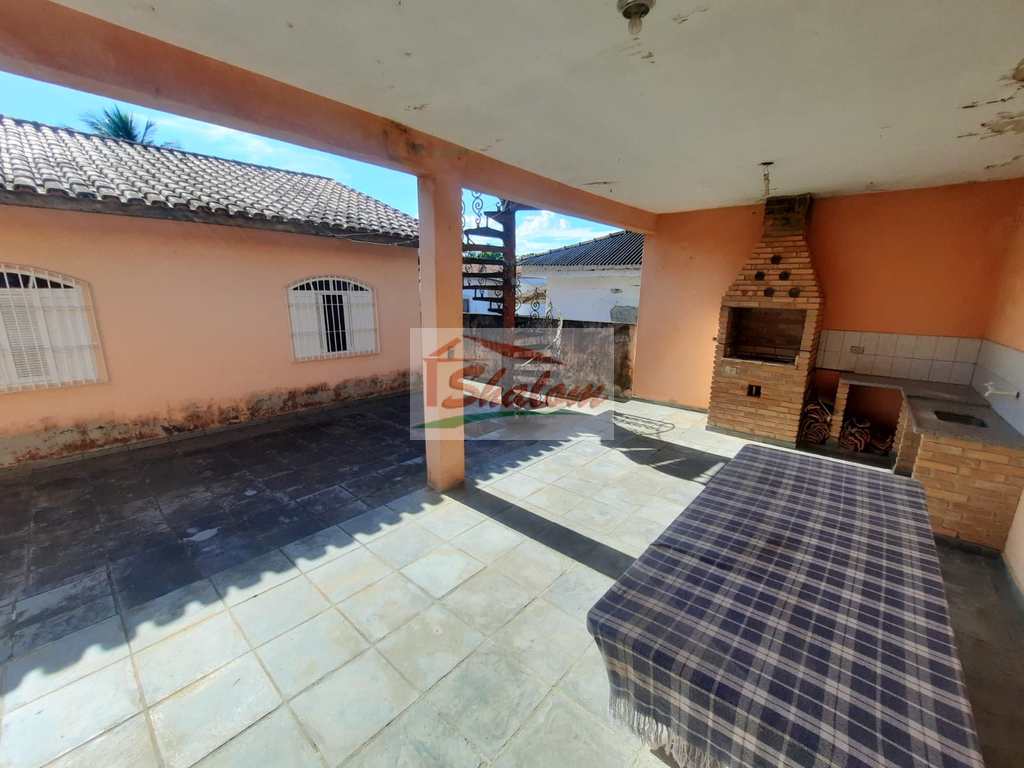 Casa em Caraguatatuba, no bairro Porto Novo