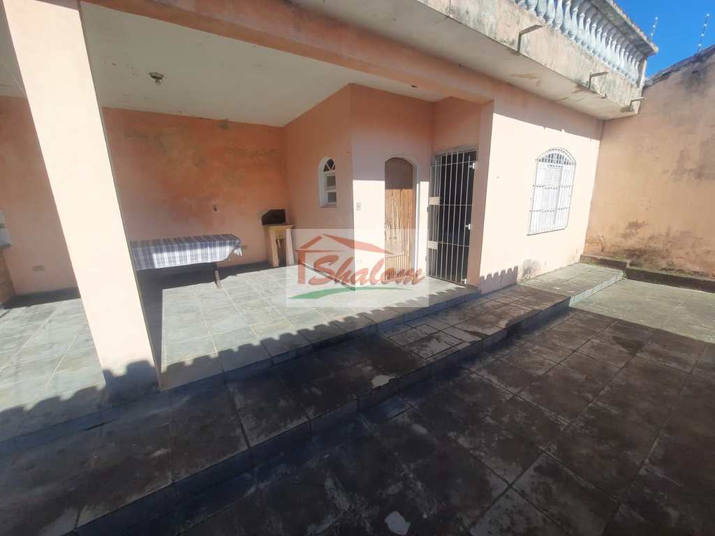 Casa em Caraguatatuba, no bairro Porto Novo