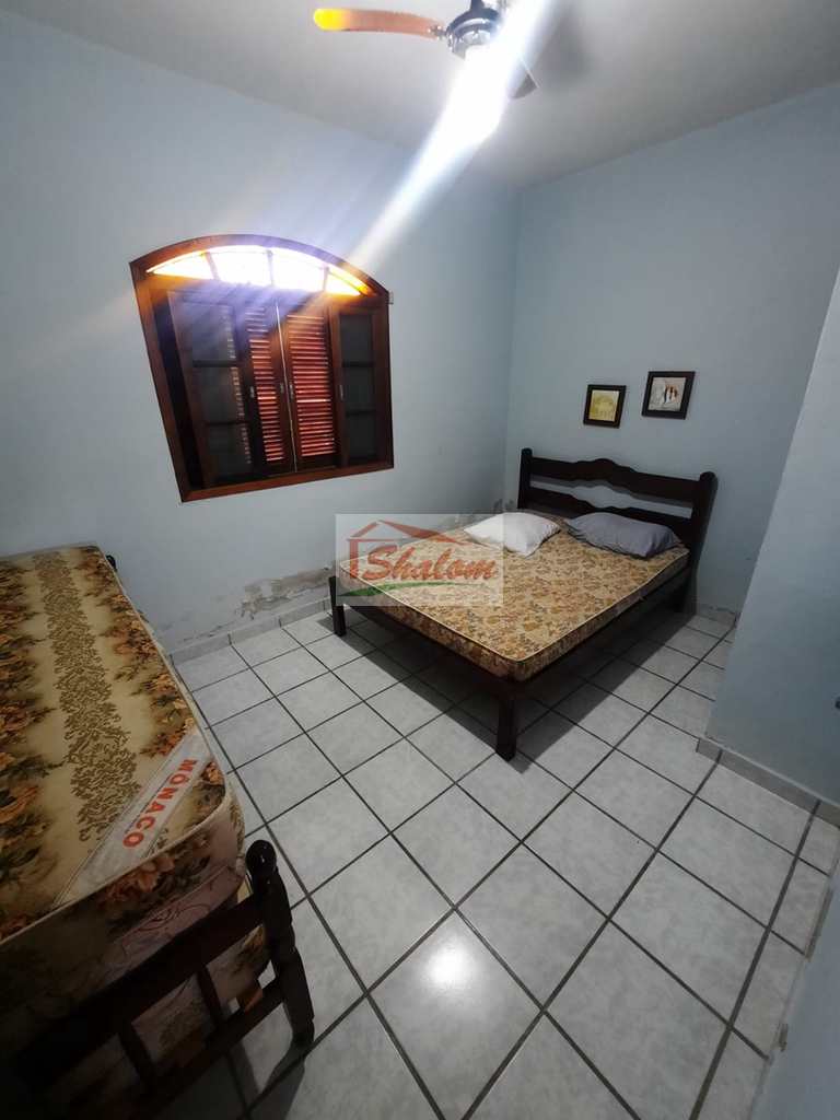 Casa em Caraguatatuba, no bairro Porto Novo