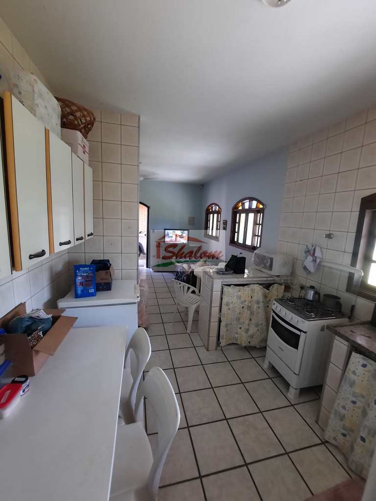 Casa em Caraguatatuba, no bairro Porto Novo