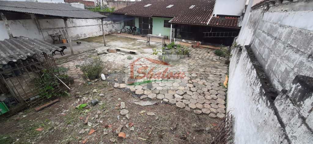 Casa em Caraguatatuba, no bairro Indaiá