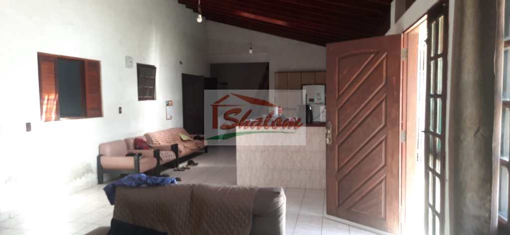 Casa em Caraguatatuba, no bairro Indaiá
