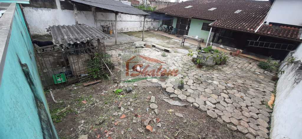 Casa em Caraguatatuba, no bairro Indaiá