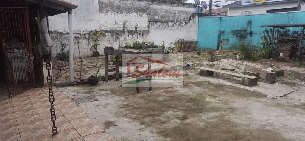 Casa em Caraguatatuba, no bairro Indaiá